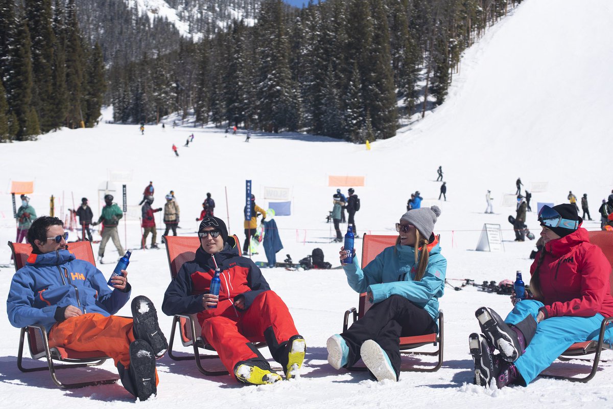 KeystoneMtn's tweet photo. Nothing beats a bluebird day at the beach! 😎 After hitting laps off North Peak, kick back and enjoy the sunshine with some friends and a @budlight at Labonte's Beach. Tag your buddies below! #keystonepartner https://t.co/HxsFY2j6kS