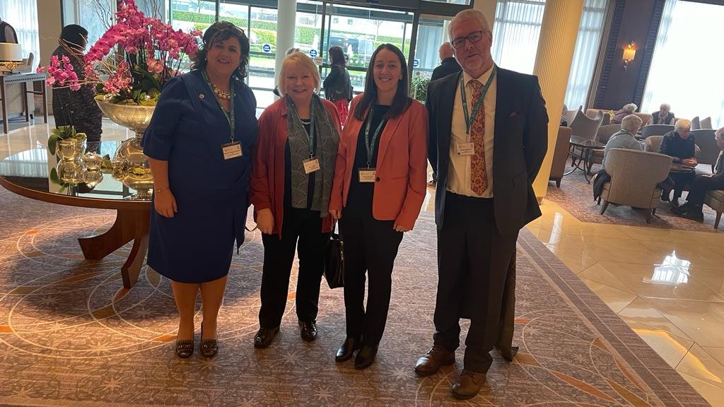 St John's College tweet media