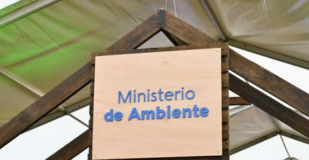 Un balance sobre la política ambiental del ministro de ambiente renunciante: más oscuros que claros. 
A la coalición multicolor gobernante le falta el verde: una reflexión en <a href="/SemanarioBrecha/">Brecha</a> que podés leer en:
brecha.com.uy/una-politica-a…