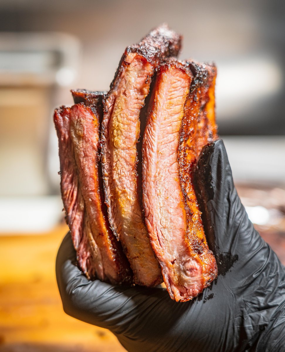 The best things in life take time... Which is why we smoke a fresh batch of BBQ every single night for you to enjoy the next day! 🍖Taste the quality for yourself, visit GussBBQ.com or call your favorite location to make your next reservation. 🐷☎️