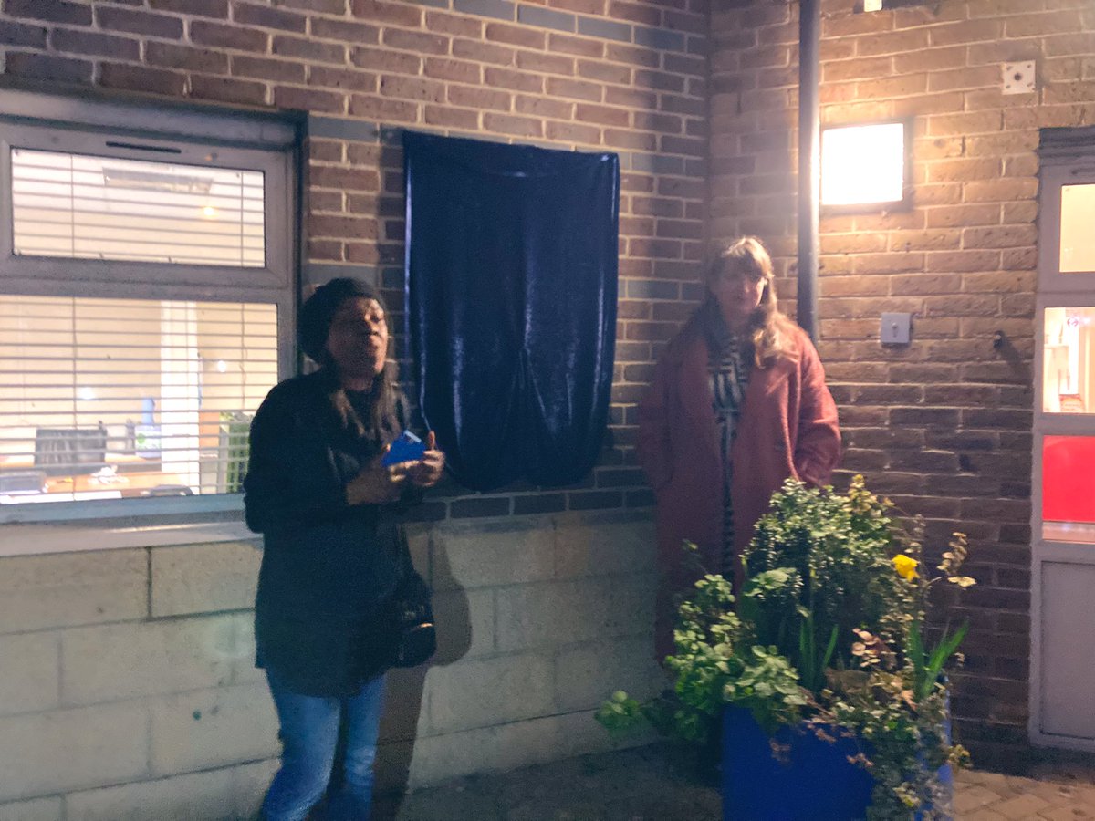 Pleasure to be at <a href="/2000cac/">2000CAC</a> ‘21 and counting’ final legacy event tonight where we &amp; <a href="/LewishamCouncil/">Lewisham Council</a> officer Katie had honour of unveiling heritage wall &amp; plaque!

Thankyou people of 2000, esp young ppl, esp our dear departed <a href="/MoiraKerrane/">Moira Kerrane #NHS 💙#Grenfell💚</a>, for making this community all that it is