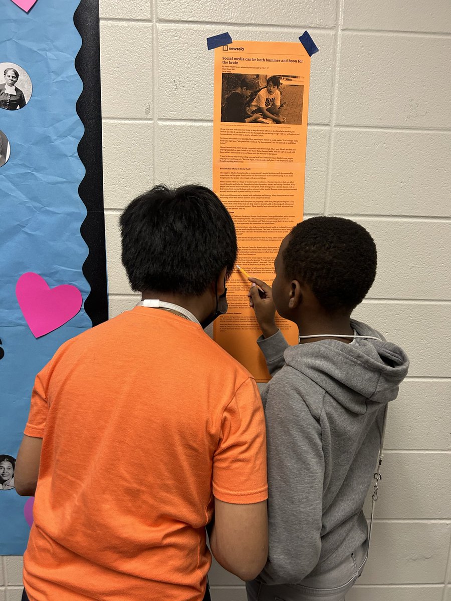 MsKaylaHay's tweet photo. Informational text gallery walk to review controlling idea, supporting evidence, and organizational patterns. @professorhuggs @WunderlichKISD @AdavionWayne @NAYDEAN01 #6thgradeela #informationaltext #benchmarkreview https://t.co/0jJwrcZsQj