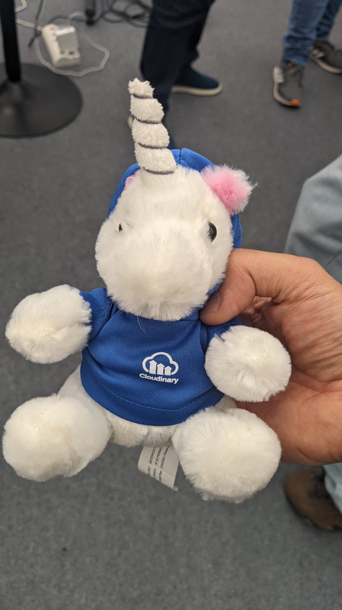 JSantaCL's tweet image. @cloudinary Thanks for the #unicorn #jsconfcl #jsconfcl #javascript #developers #chile