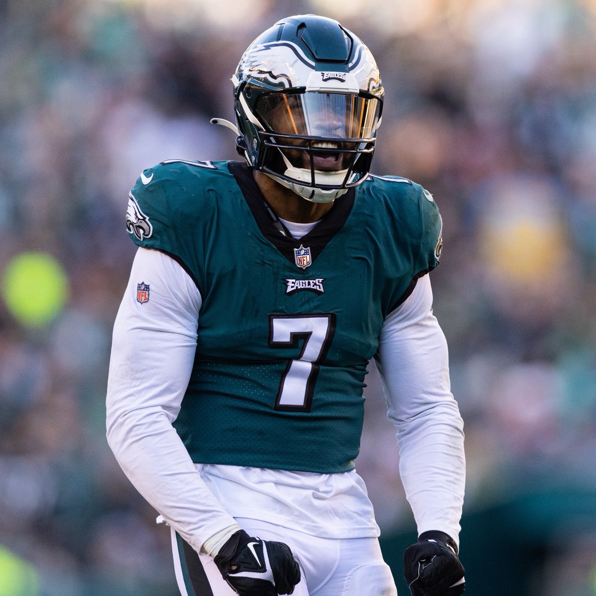 HardRockBet's tweet photo. An INCREDIBLE journey for Haason Reddick:

• Zero star recruit/Walk-on at Temple
• Mom took out a loan for his meal plan so he could eat with his teammates
• Gained 52 pounds during college
• 1st round draft pick
• Most sacks in a season for the Eagles since Reggie White https://t.co/595KiPOahl