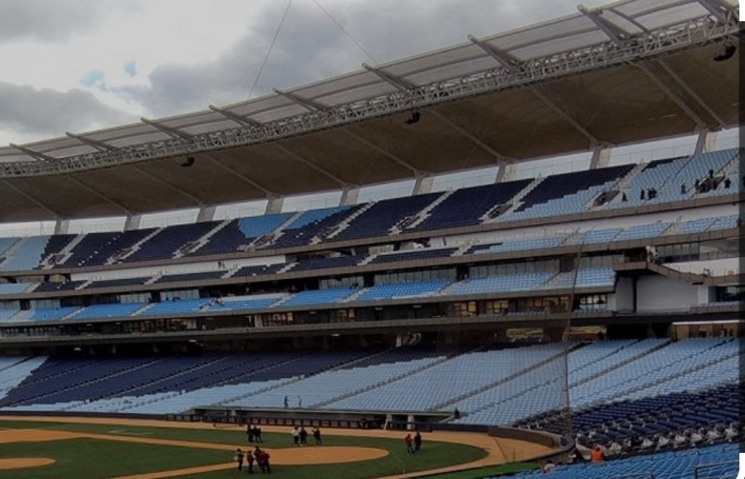 MariaesPueblo's tweet image. TERAPIA DE ILUSIÓN Q bueno q se construyan obras como ésta, lo insólito es q lo hagan en medio d sanciones y nos digan no hay plata para sueldos y pensiones. Es gestión d lucesitas para hipnotizar a estúpidos, mientras saquean lo real: oro,petróleo,gas,tierras y demás minerales!