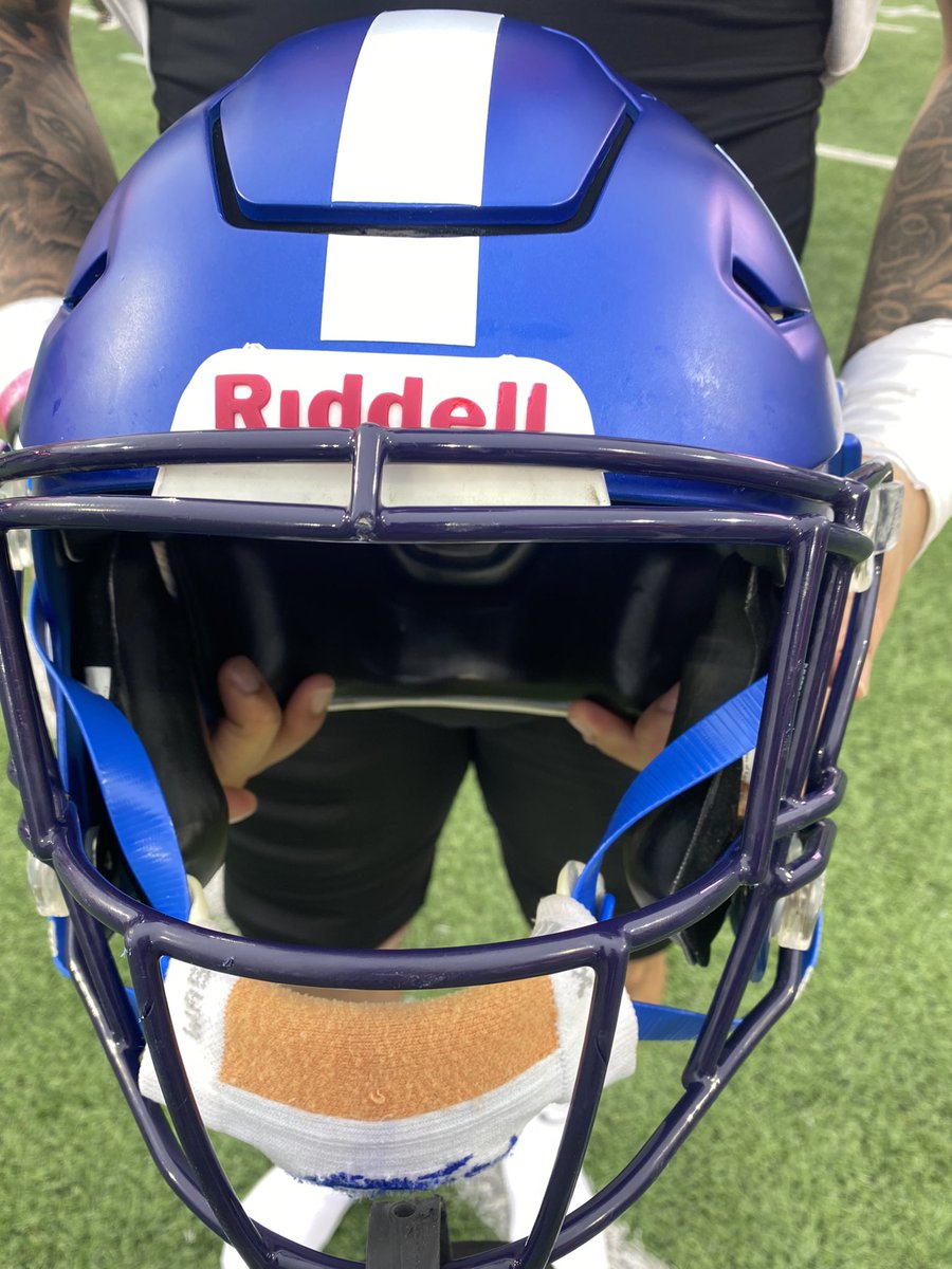 Kentucky RB Chris Rodriguez Jr’s mom unexpectedly passed away on Jan. 11. She had Lupus. Awareness color is purple, which was also her favorite color. In tomorrow’s @seniorbowl, Chris will be wearing purple facemask loaned from LSU football. Incredible way to honor his mom. 💜💙