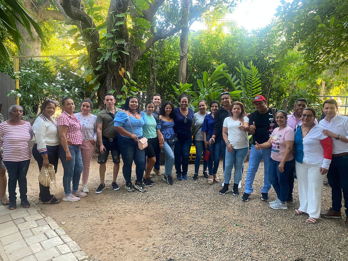 PALOMINERA's tweet photo. Comuna cinco de Valledupar. Reunidos por la esperanza en la transformación de nuestra tierra... #EsNuestra Cesar!! https://t.co/Z9Oistjz4t