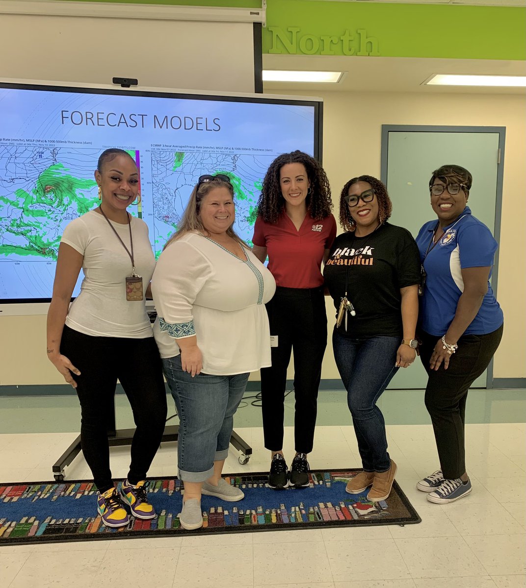Thank you @JenCollinsWx for stopping by the Eagle Dome and taking the time to present to our 5th grade Scholars! Science class was certainly interactive today 🌦️☔️ #SOARingEagles #WeatherClimate @CBS12 @Lincoln_Porter @1jazzyAKA @C_Collins_1