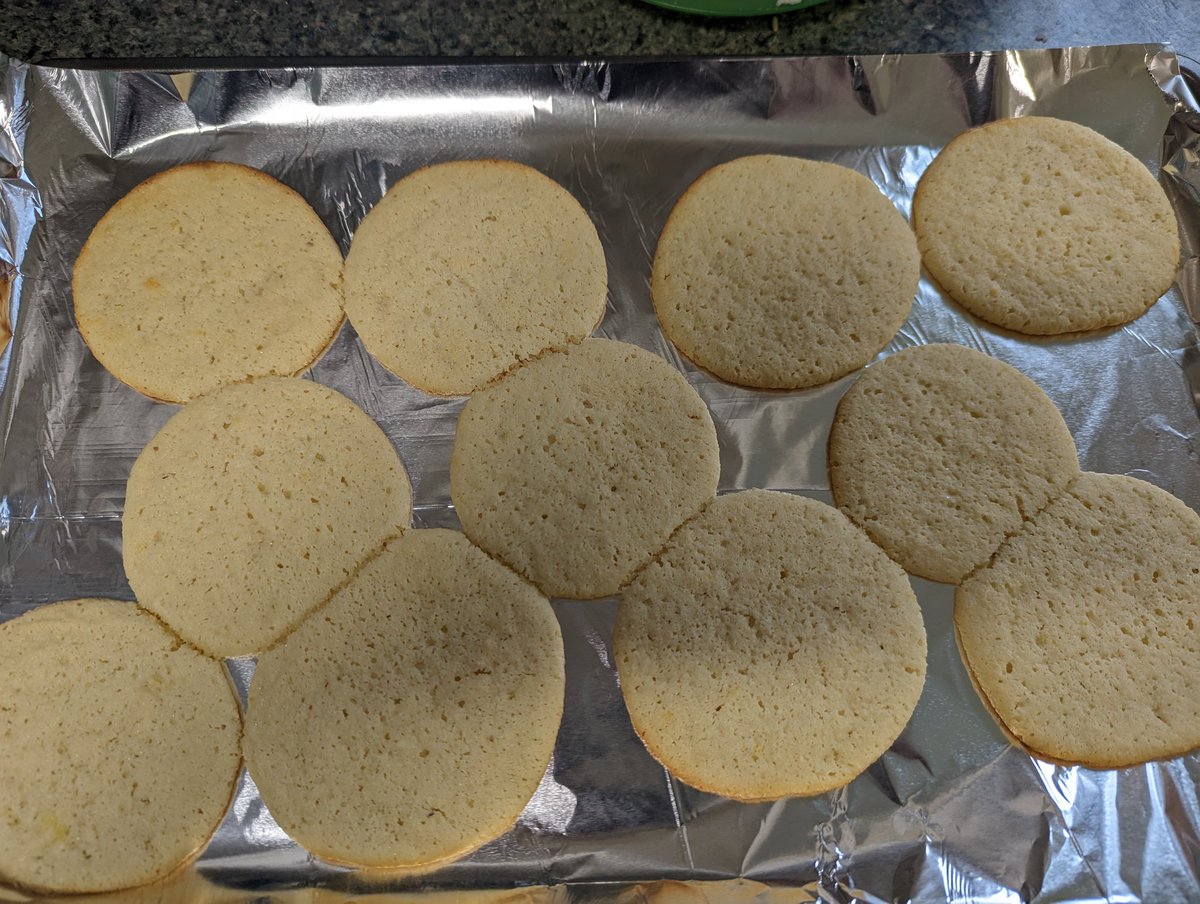 Alymra's tweet image. I don't care if they spread more than I was expecting, these almond flour lemon ricotta cookies are INSANE!
#homecooking #honestcooking
