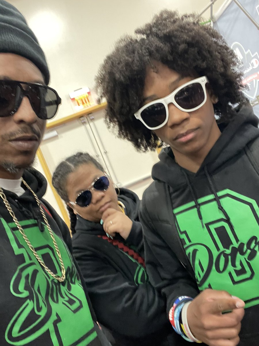 JamesSpicerjr's tweet image. My biggest fans and supporters my parents #momanddad #Spicer #npshowcases #LasVegas