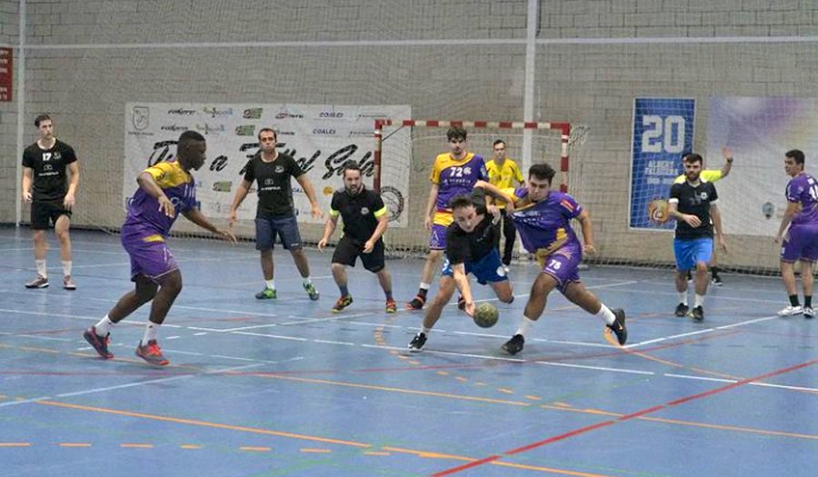 CatHANDBOL (@cathandbol) on Twitter photo Prèvia #4aCatH: El matx més interessant es juga a Sesrovires, on la PB SES LBDP rep l'<a href="/handbolemporda/">Handbol Empordà</a> Esplais. En el grup B els quatre equips de dalt juguen a casa.
➡️ cathandbol.cat/catalanes/4a-c… Prèvia #4aCatH: El matx més interessant es juga a Sesrovires, on la PB SES LBDP rep l'<a href="/handbolemporda/">Handbol Empordà</a> Esplais. En el grup B els quatre equips de dalt juguen a casa.
➡️ cathandbol.cat/catalanes/4a-c…