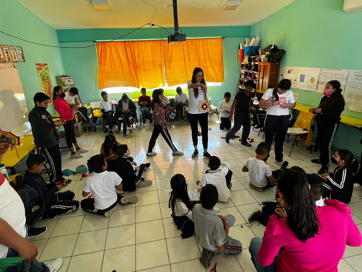 iceddgo's tweet photo. 📷 Infantes de la Escuela Primaria Bruno Martínez del #MunicipiodeMezquital, el pasado jueves trabajaron una sesión del taller "Mandalas Creativos", del Programa de Desarrollo Cultural Infantil #AlasYRaíces 🐦🌱.

#Durango #México #Cultura  
#NiñasNiñosyAdolescentes https://t.co/uBpb9PHRr7