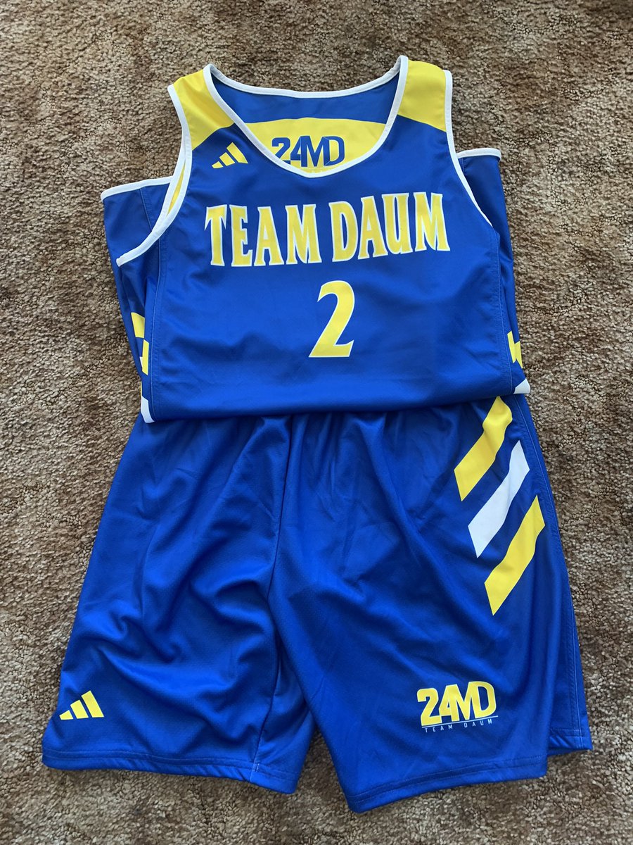 Our boys uniforms have arrived!! 🏀🔥#threestripelife 
#24MDTeamDaum