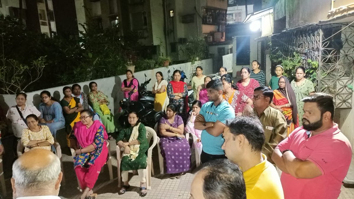 SMRABhayandar's tweet photo. Residents of Siddhivinayak Marg start uniting against deaf and dumb authorities  of @BhaindarMira who fall prey to political and Money power of Builder lobby and ignore residents rights and allow public street grabbing to builder lobby @mieknathshinde @Devendra_Office https://t.co/DXVYbJ54IK
