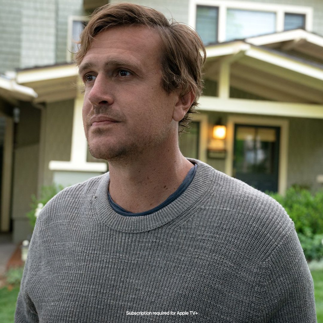 AppleTV's tweet photo. Jason Segel and Harrison Ford. Name a more iconic duo.

Watch their all-new comedy, #Shrinking, on @AppleTVPlus. https://t.co/Znf9jY3Pze https://t.co/SYgJdX8u7B