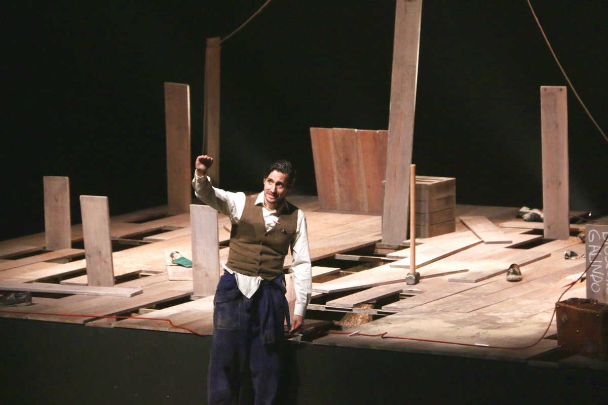 🎭Ayer asistí a la última representación en España de <a href="/UnaNocheSinLun/">UnaNocheSinLuna</a> y aún estoy digiriendo la emoción tan grande que viví.

🔸Gracias <a href="/JuanDiegoBotto/">Juan Diego Botto</a> y <a href="/PerisMencheta/">Peris-Mencheta</a> por esta obra maestra que siempre guardaré en mi #memoria como una de las "rosas" que la vida me regaló🌹.