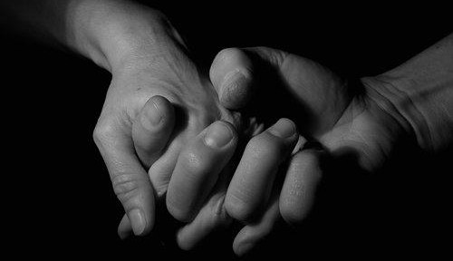 ExPaola17823616's tweet photo. Quanto fa male
Ogni volta
#andarVia da qualcuno
che ti ha fatto stare bene
E salutare quei momenti
In cui la testa
non era da nessun'altra parte
se non lì
E respiravi...
Dolcezza
Felicità
Spensieratezza
Come non ti capitava ormai da troppo tempo.... https://t.co/fP1FYMDOEd