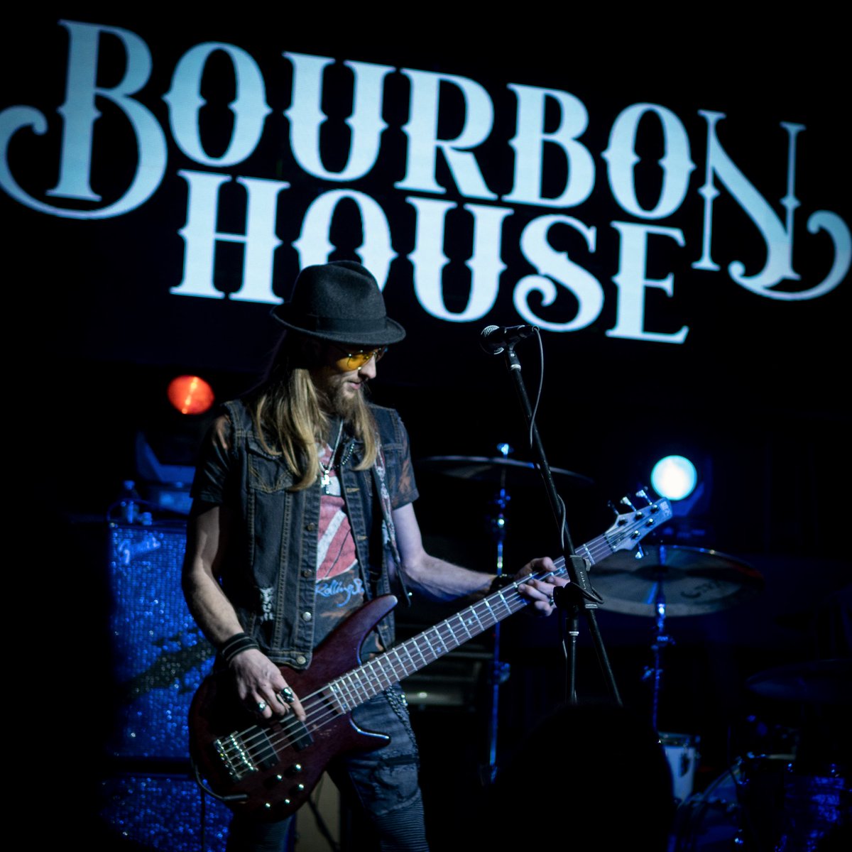 BourbonHouse_'s tweet photo. Bourbon House - Miramar Theater 1.28.23
📸 Tom Deitz
#rocknroll #milwaukee #miramartheater #rockstyle #womenofrock #rockwomen #retrorock #bluesy #groovy #bluesrock #hardblues #hardrock #stage #stageshots #liverocknroll https://t.co/JkerpIziBU
