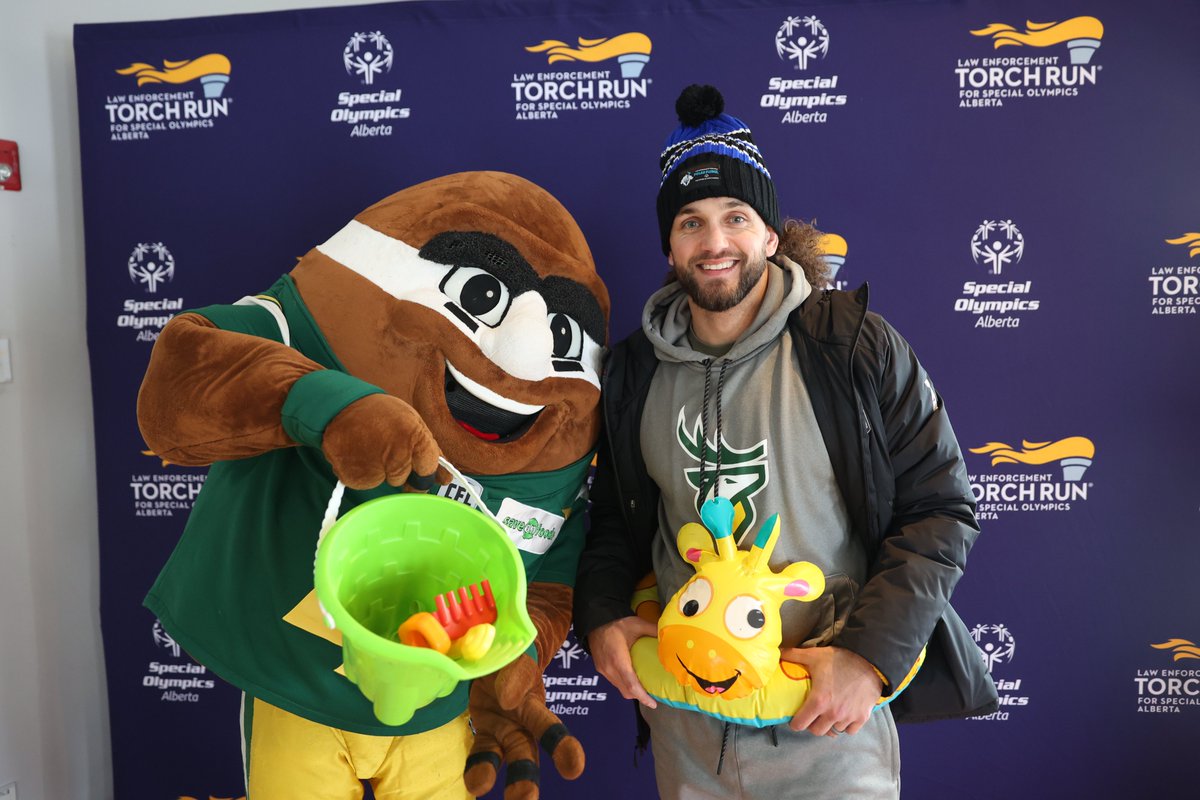 GoElks's tweet photo. Things got a little chilly for AG this this past weekend 🥶 #FreezinForAReason 

We loved spending time with @SpecialOAlberta and don't worry @aarongrymes said he'd do it again! 

#OurTeamOurCity #GoElks #CFL https://t.co/3zB59KQHsL