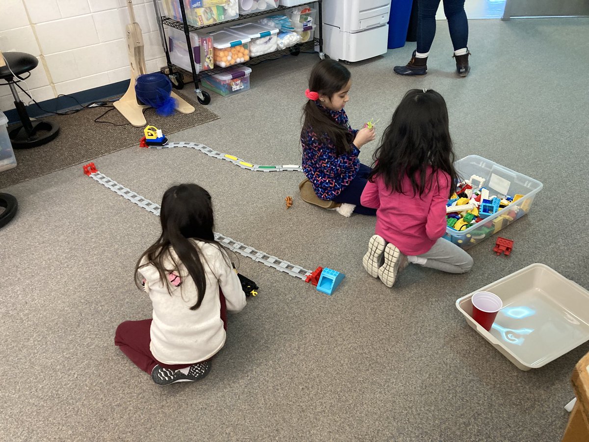 EdenMosoff's tweet image. #100daysofschool today! We worked with our #legocodingexpress trains today! Combining engineering and coding we learned how to code our trains to do what we wanted them to do. @LEGO_Education @BarbaraRose220 #webelong220 #stem220 @CrandallsClass #legoambassador