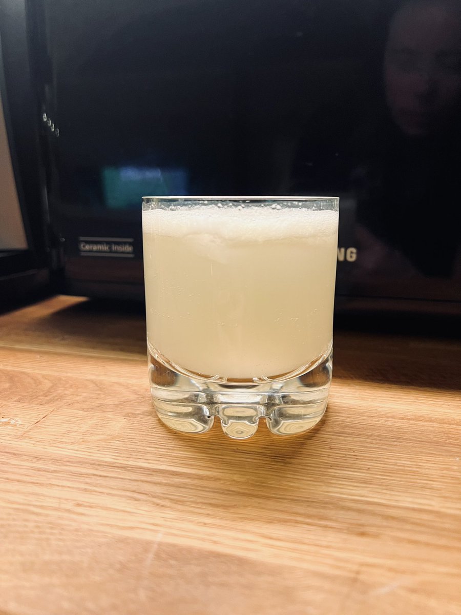 OrtmanAstrid's tweet photo. Ginger gin fizz, det biter lite lagom i kinderna https://t.co/uOUIG4wXIN