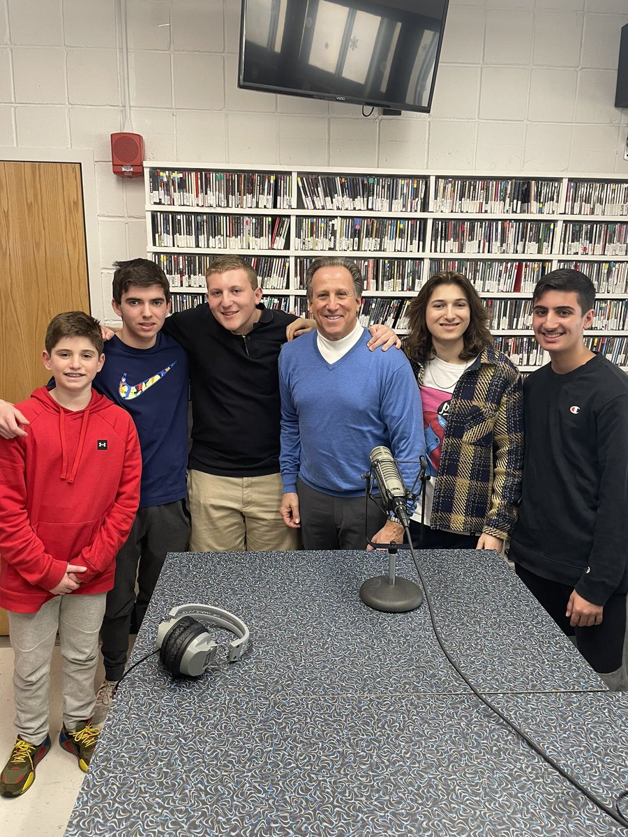 Great visit by our good friend <a href="/BruceBeck4NY/">Bruce Beck</a> with our Radio and TV students today. Grateful for his generosity and support! #wearesyosset
