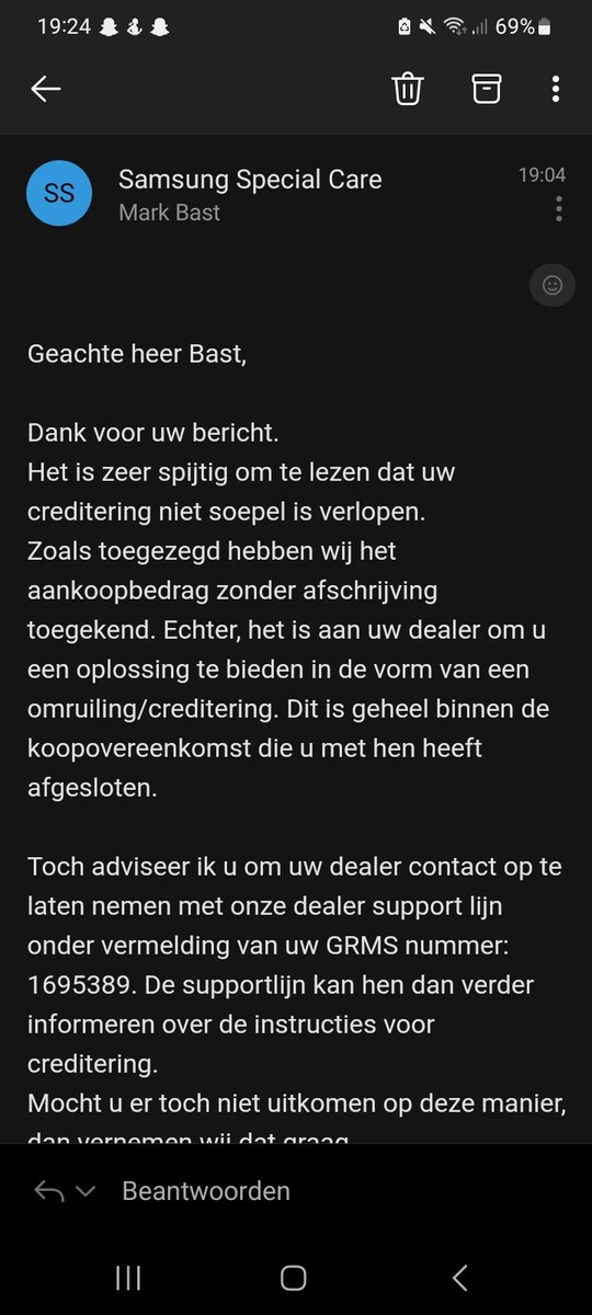 <a href="/mediamarkt_nl/">MediaMarkt NL</a> houdt al sinds juli 2022 500 euro van ons achter die Samsung aan hen heeft betaald om ons te compenseren. Iedere maand rappel, iedere maand zelfde kastje-muur antwoord. Maar we geven niet op.#geefonsgeldterug <a href="/kassa_bnnvara/">Kassa</a>