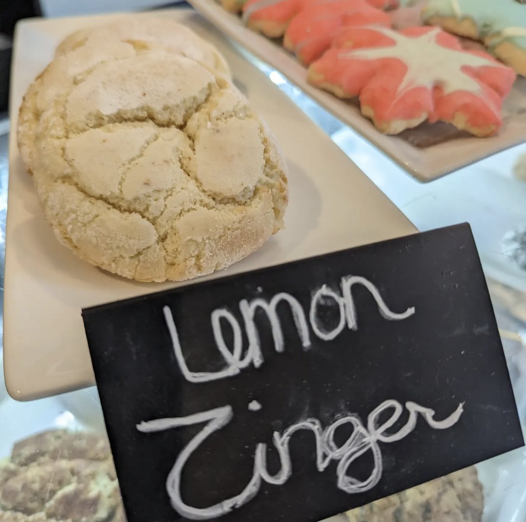 5bsbakery's tweet photo. Have you tried a Lemon Zinger cookie yet? It will definitely make your heart zing! Um, sing! It's a light and refreshing favorite.

#lemonzingercookie #gfbakery  #SkagitValley #Hwy20roadtrip #gftreats #dedicatedglutenfree https://t.co/DsPPfxazQB