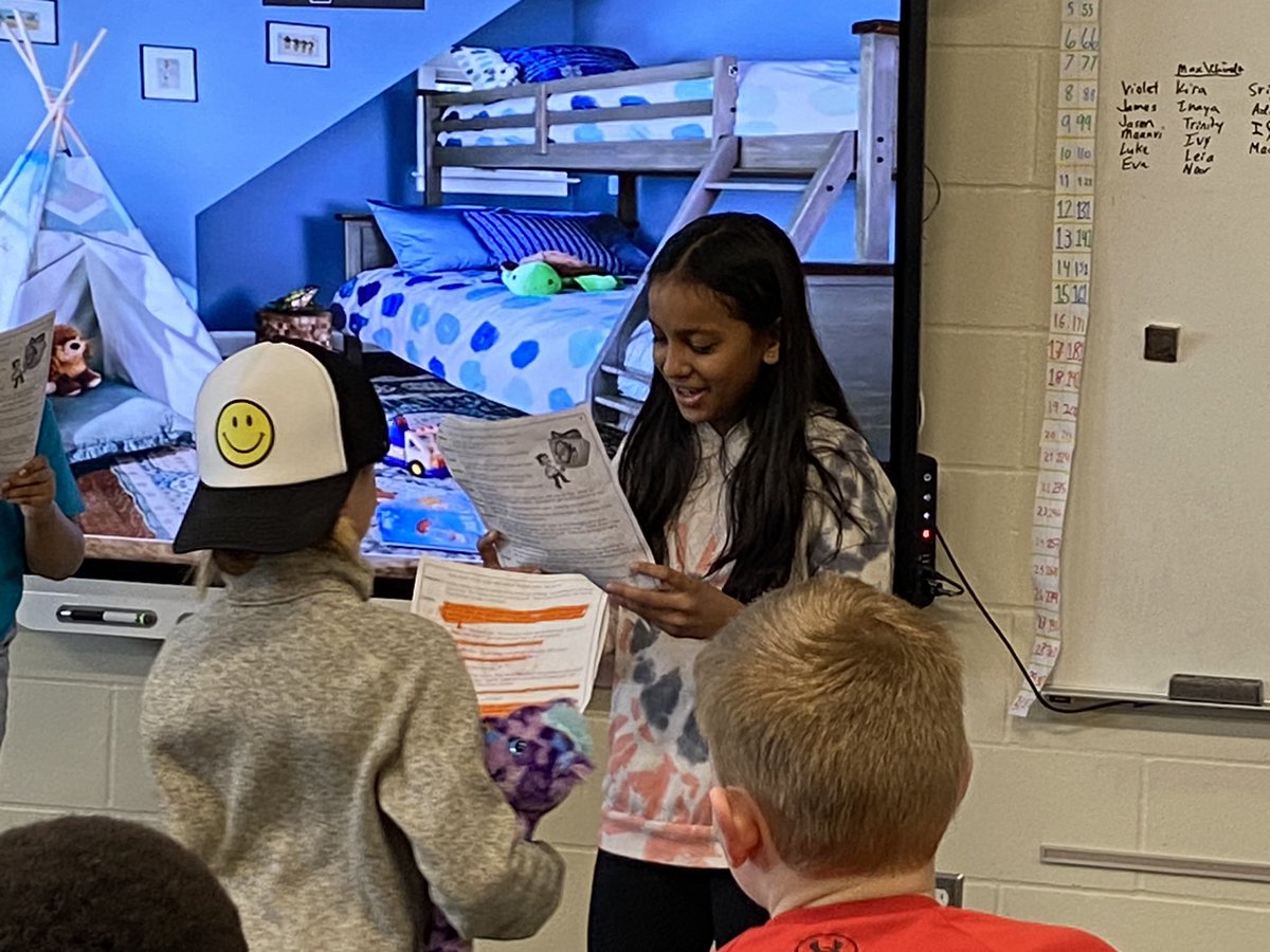 Katzmarek4's tweet photo. Class reader theater https://t.co/Y3EAGmG6hy