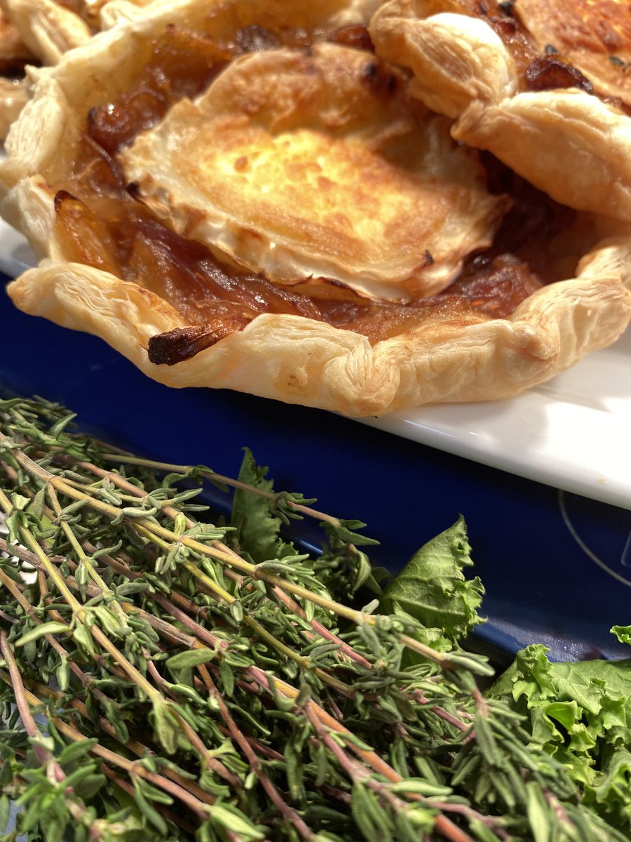 liz Colbourne tweet media