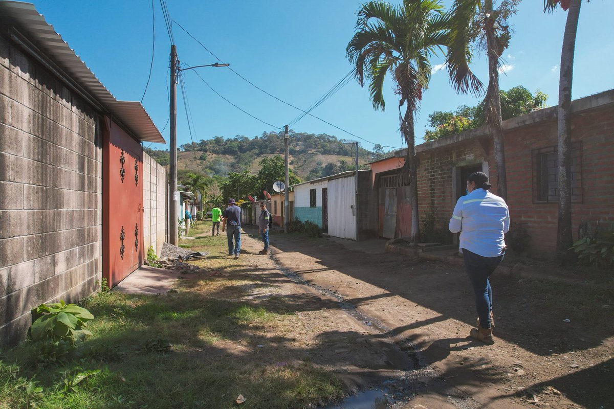TalniqueA's tweet photo. #Proyecto Esta mañana se realizó la visita de Campo para el mejoramiento de uno de los pasajes que se intervendrá en Colonia Río Bajo 👉un proyecto ejecutado con fondos propios y el apoyo de Inversiones Energéticas INE. https://t.co/ingQgbsGVv