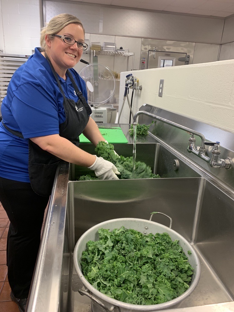 CCSDGaSNP's tweet photo. π The friendly faces of CCSD School Nutrition π
#GSNAHeartbeat #FuelingGA #CCSDfam #ccsdserves https://t.co/v4BPZwCbEE