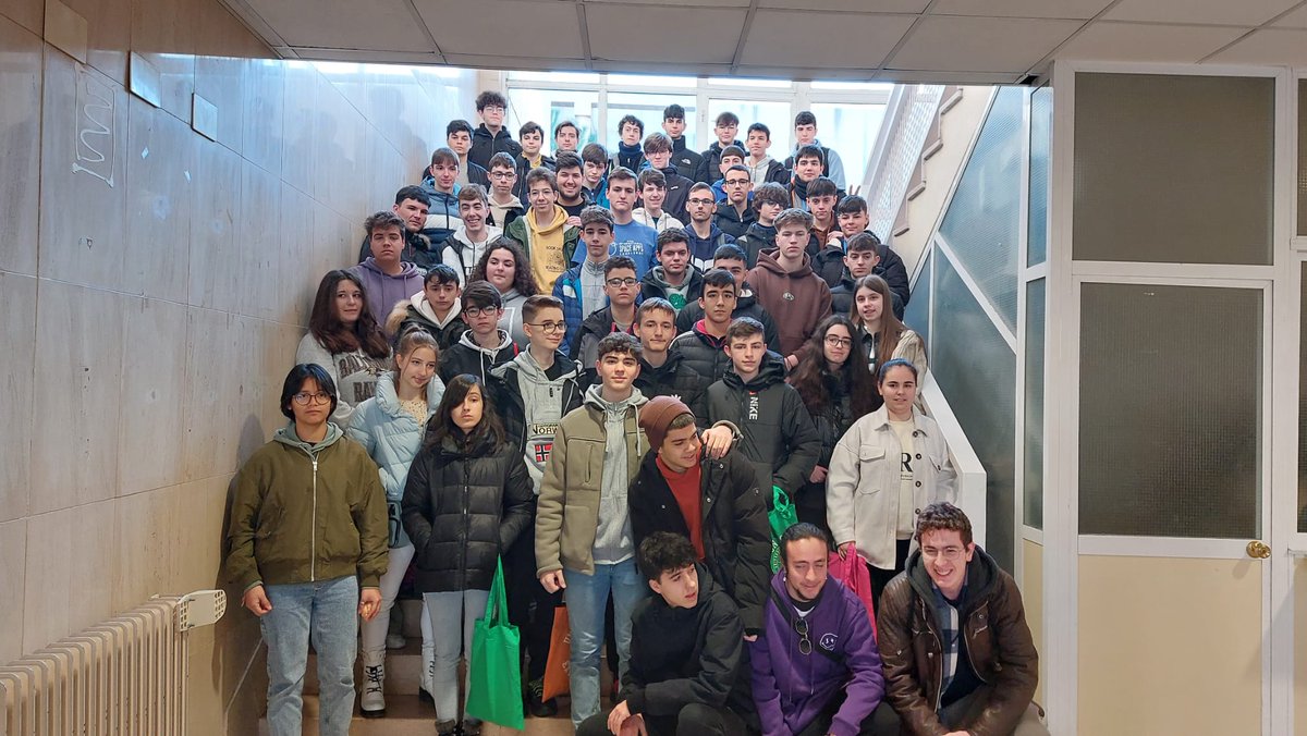 💥Emocionante jornada la de hoy en la XI Olimpiada Informática de Extremadura, celebrada simultáneamente, en el @cume_uex y en la Escuela Politécnica de Cáceres.

¡Enhorabuena a los premiados!