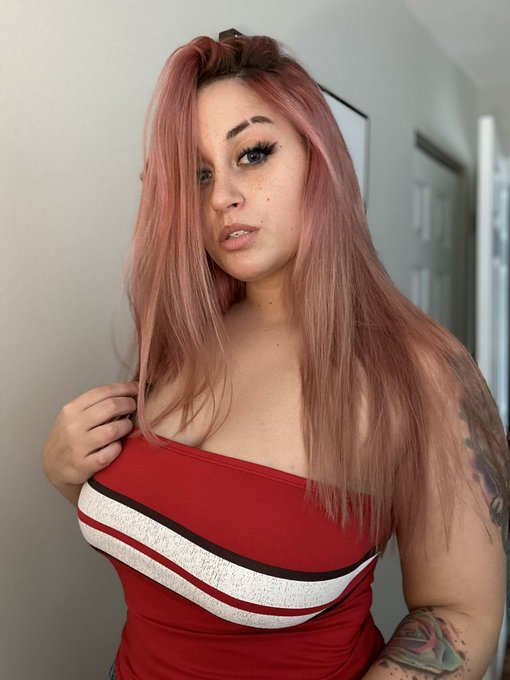 Kinda wack no one&rsquo;s asked me to be their valentine https://t.co/n7ol3CQakO