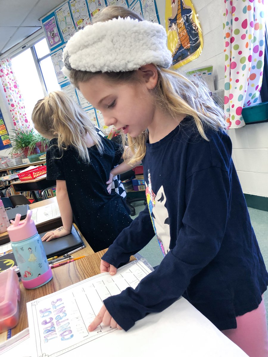 Neshaminy_SD's tweet photo. Today was all about penguins in this first-grade class at Pearl S. Buck ES. The students authored and illustrated their own books about penguins, which they then shared with their kindergarten teachers from last year. https://t.co/btXpk75aEv