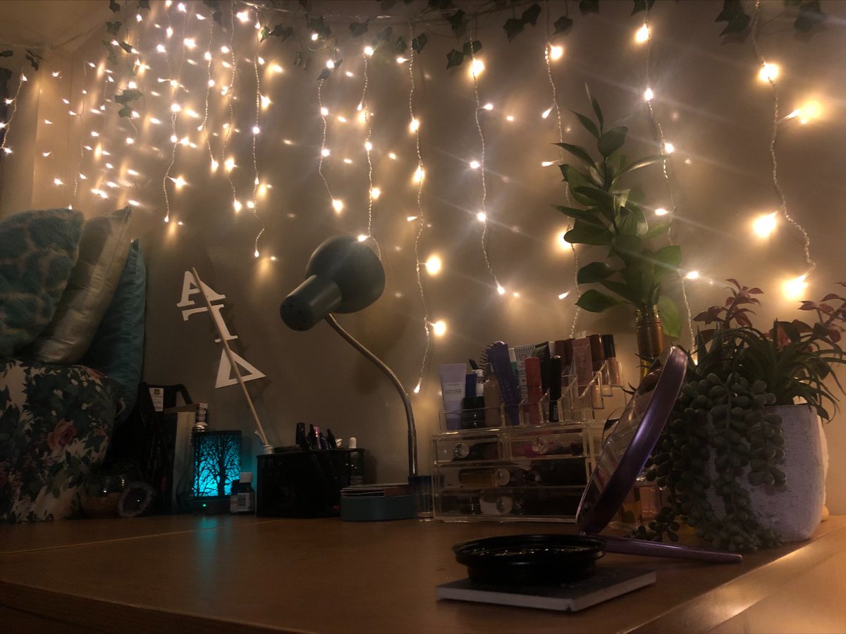 HousingFSU's tweet photo. Now, what you've all been waiting for...our Best Room On Campus Grand Prize Winner! Congratulations to this magical room from Magnolia Residence hall! #BestRoomOnCampus #DormTour #LiveWithUs https://t.co/MghFamHcrz