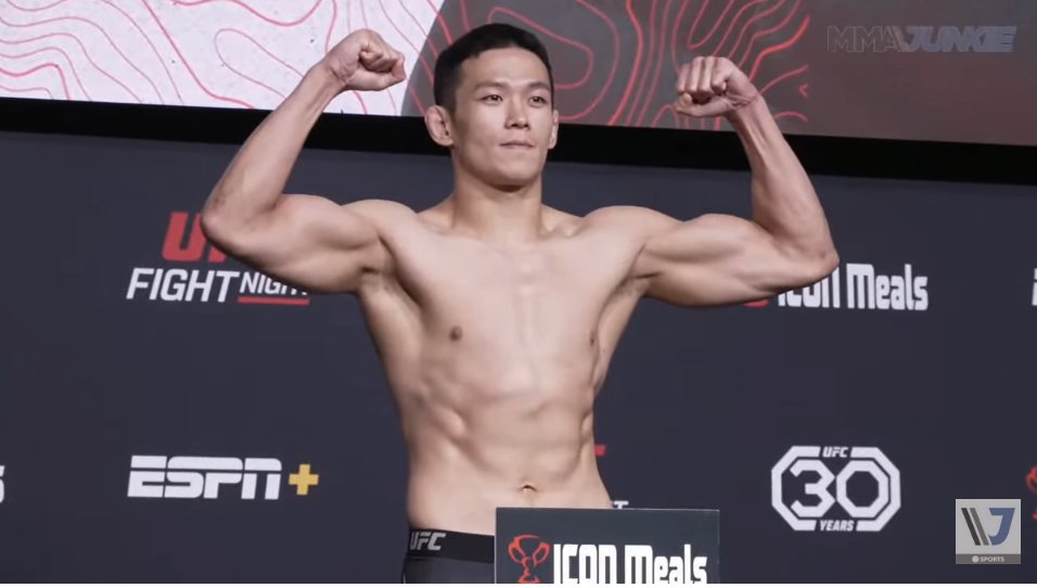 MMAJunkie's tweet photo. #UFCVegas68 weigh-in results: Da-un Jung (@fighter__jeong) – (205)

Full results: https://t.co/a7EUw85otV https://t.co/yLG2sDSRHg