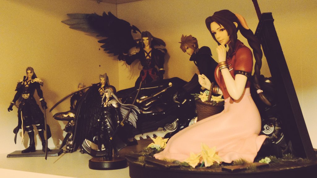 She will arrive in her new home tomorrow. Hopefully without any enemies around her... #FFVIIRemake #FFVII25th #Aerith