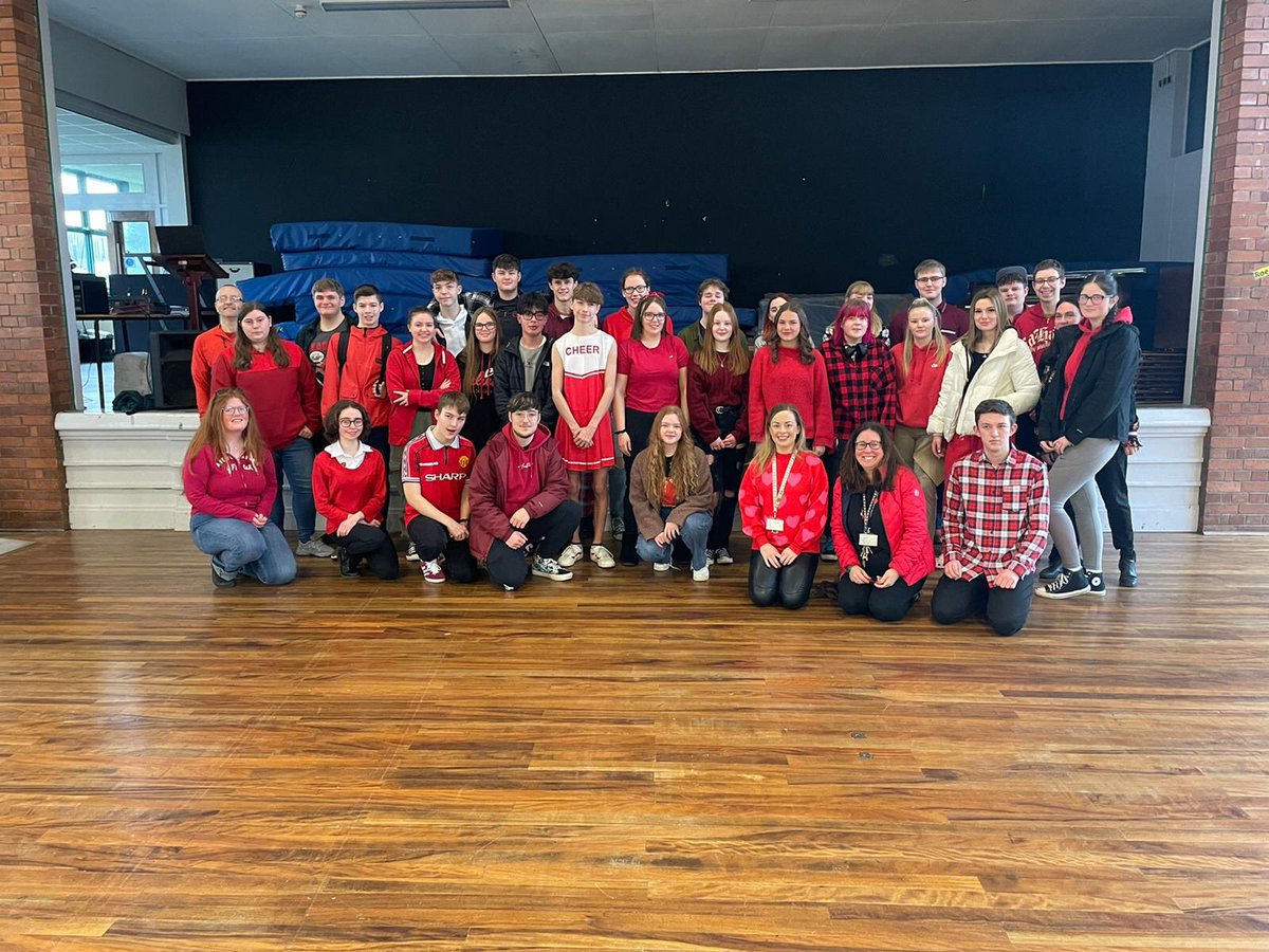 Diolch i’r chweched am arwain y gweithgareddau codi arian heddiw.
Big thanks to the sixth form for leading the money raising activities today. 
<a href="/6edGwynllyw/">Chweched Gwynllyw</a> <a href="/YggCymdeithaseg/">Mr James</a> <a href="/YGGAddGref/">Miss Sarah Beynon</a>