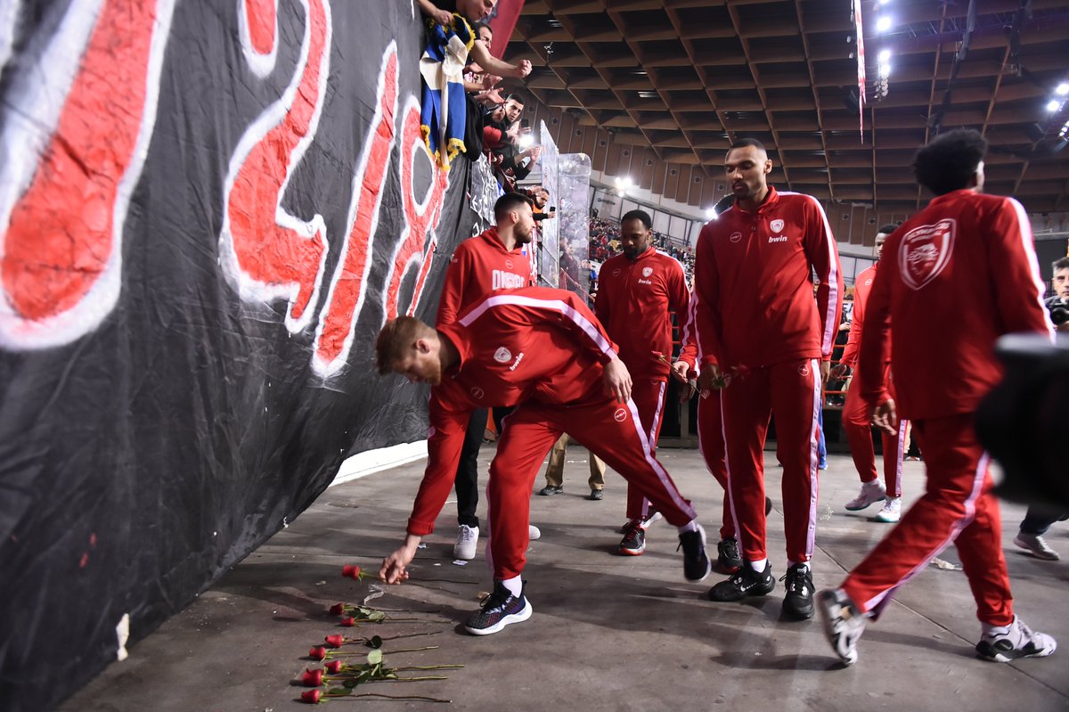 olympiacosbc's tweet photo. 🌹🙏🏽 Gone But Not Forgotten #OlympiacosBC https://t.co/Dey6m91CLI