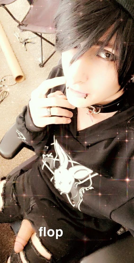 allan_nightmare's tweet photo. open for surprise >w> https://t.co/htvFvHXSa8