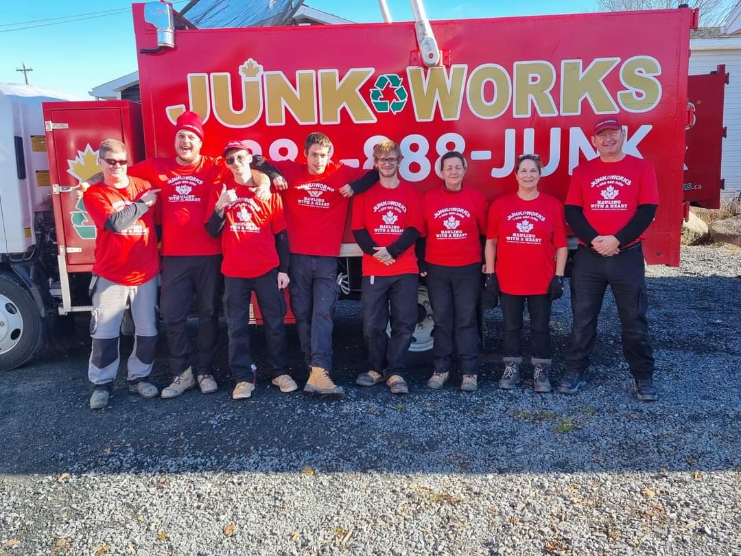 HalifaxJunk's tweet photo. We all have special shirts on for wear red day, as we are supporting Heart Health Month. β€οΈ
#junkremovalservice #hearthealthawareness #hearthealthmonth #wearredday #novascotiajunk #novascotia #junkpickup #junkremovalcompany https://t.co/HrG8YAtQpm