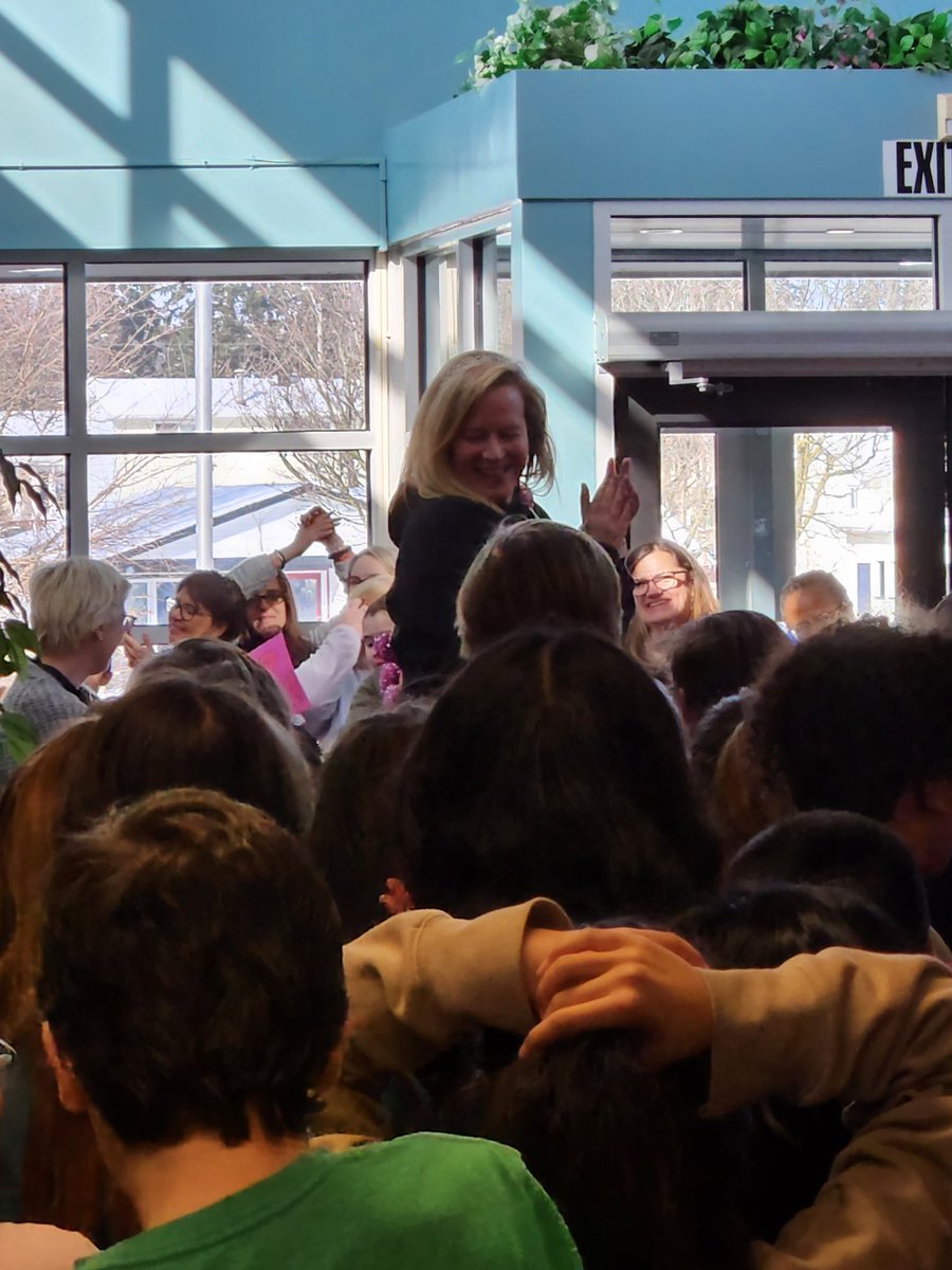 Farewell Mrs Mooney! Student send off SEB style ❤️ 🌟 Once a Star, Always a Star 🌟 <a href="/SEBStars1/">SEB Stars</a>