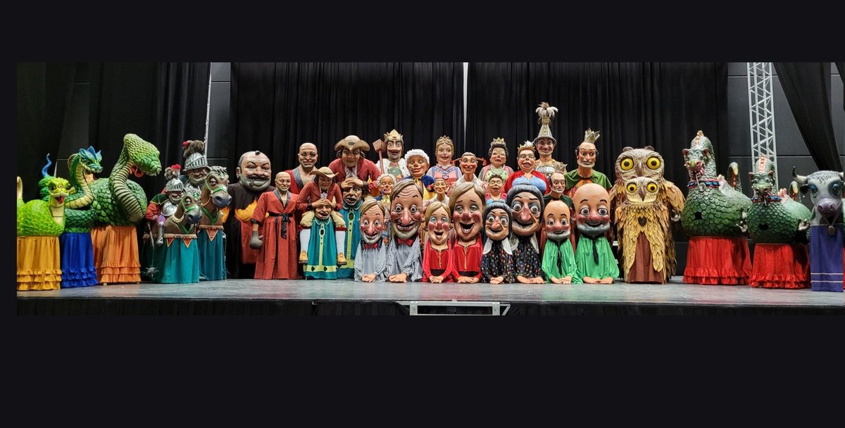 silvia_torra's tweet photo. Elles i ells ja estan a punt
@carnavalsolsona
#CarnavalSolsona https://t.co/BkriH85Lrc
