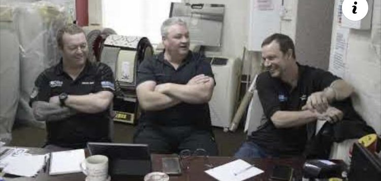 The carpet shop monthly round up February 2023, with special guest fitter of the year carpet/LVT head judge and compare Ian James.

youtu.be/_h8E82vAu1A