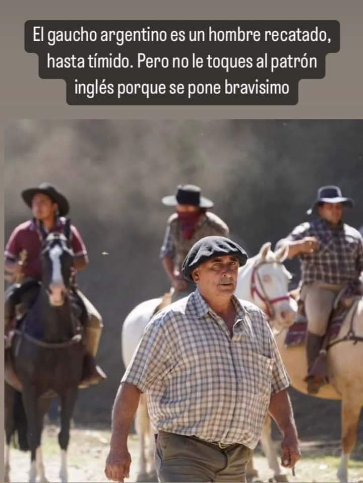 litrex66's tweet photo. Son desclasados, pero son esclavos de un patrón siniestro como pasaba en las estancias del siglo pasado donde acatabas o te mataban en el monte https://t.co/cifKvvgz3f