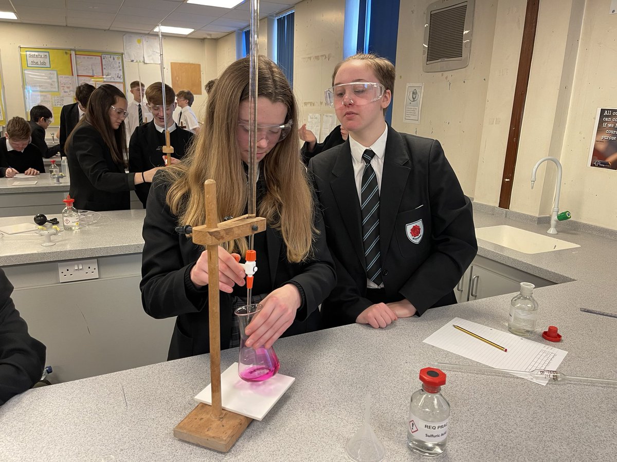 Mr_Doyle_PHS's tweet photo. Fantastic work by 10Ch1 as they developed their analytical chemistry skills by performing a titration with sulphuric acid and sodium hydroxide! @PenkethSchool https://t.co/DEvxB3IukY