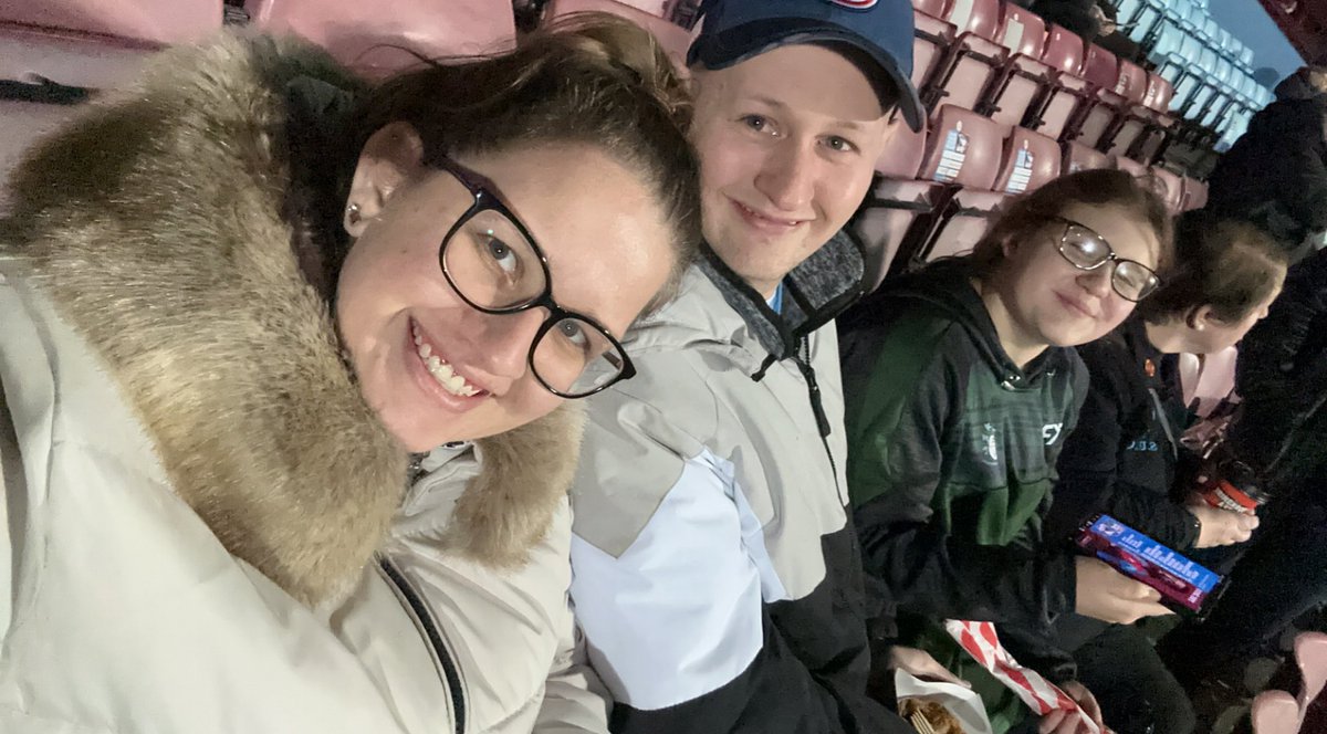 SmileySarah2241's tweet photo. @SUFCOfficial  In our seat ready to watch Scunthorpe United v Barnet ❤️ https://t.co/Ll9Uq4Hww4