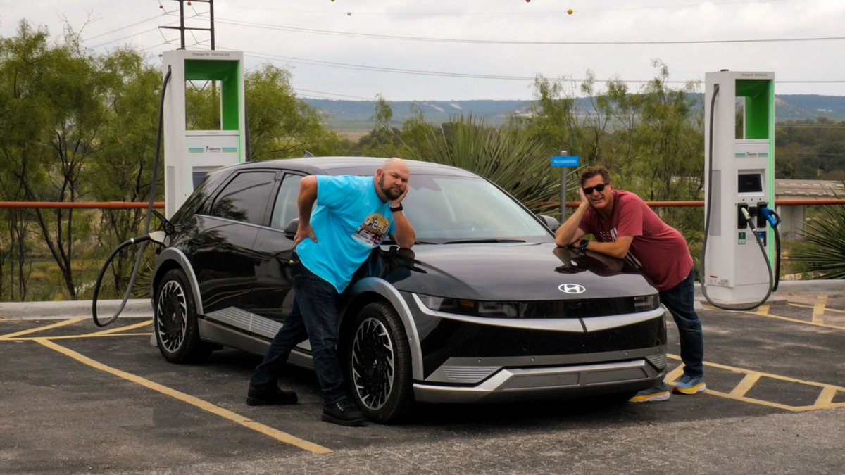 TFLcar's tweet photo. If you use the Electrify America charging network, the process will get more expensive on March 6, according to an email sent out to customers Friday.
#charging #chargingcost #chargingrates #cost #ElectrifyAmerica #News #perkwh #perminute #priceincrease

https://t.co/zSqJjlw9oo https://t.co/xL77SYnCVj