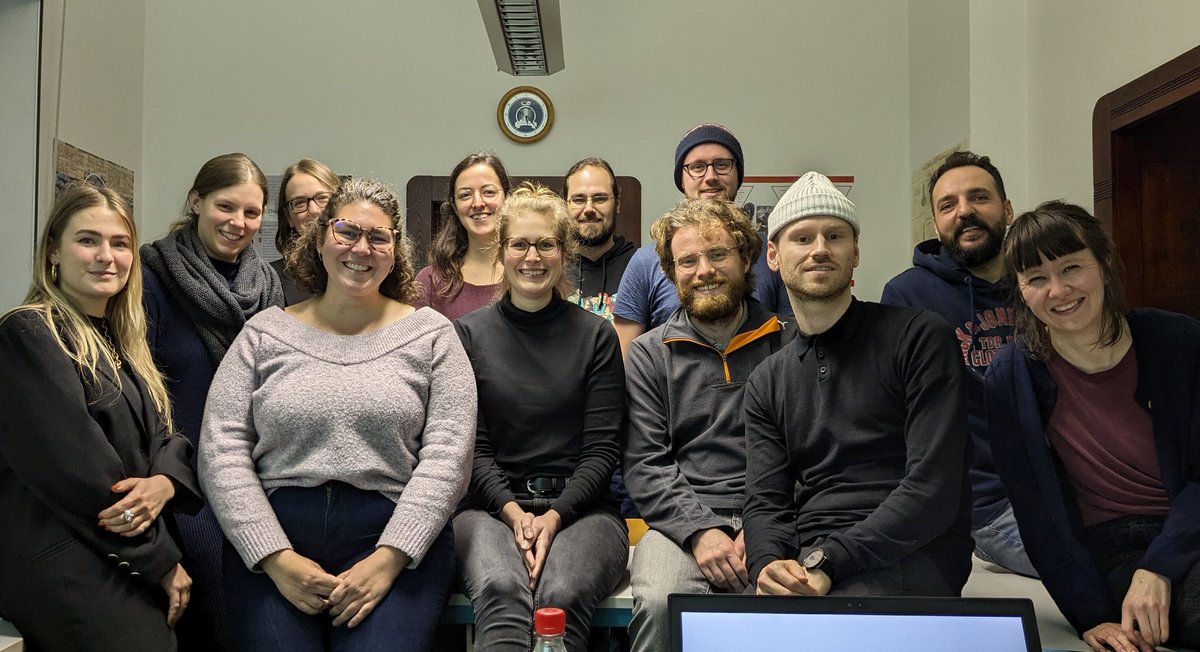 schmidtm_trier's tweet photo. Es gibt ihn, den Mittelbau HistSem! Heute zu Gast in der Leipziger Ritterstr. Danke an Gastgeber Team Ur- und Frühgeschichte! https://t.co/TuOjTJBxkp
